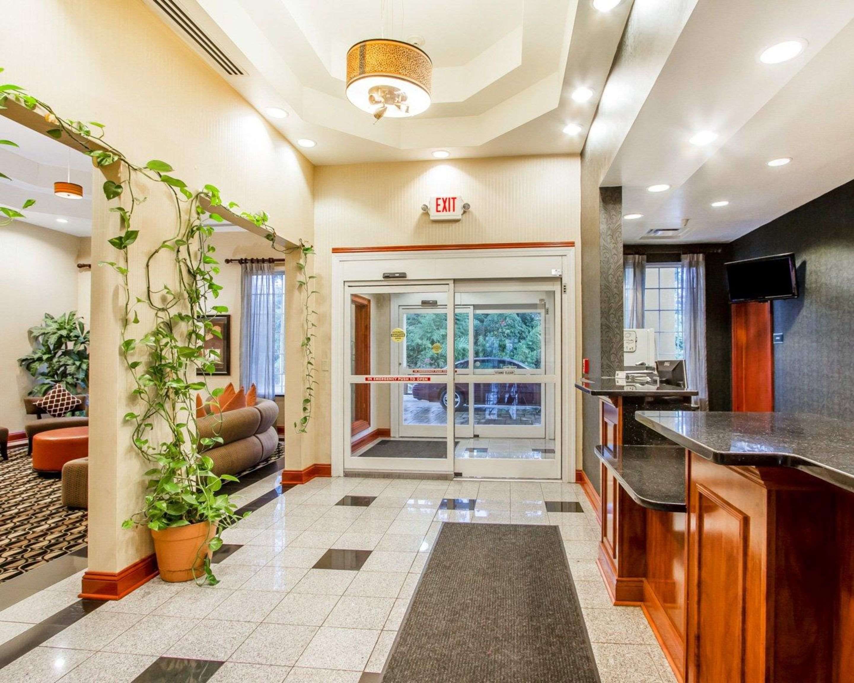 Quality Inn & Suites Greenville I-65 - Ґрінвілл - Лоббі