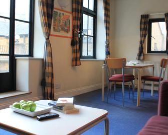 Acorn - Crawford House Apartments - London - Dining room