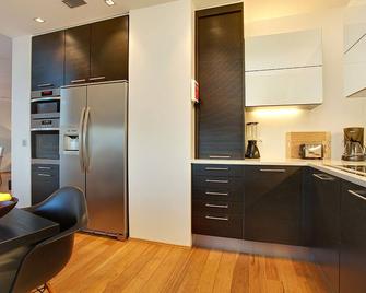 Alfred's Apartments - Reykjavik - Kitchen