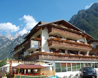 Albergo Ristorante Cacciatori - Auronzo di Cadore - Budova