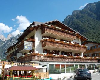 Albergo Ristorante Cacciatori - Auronzo di Cadore - Gebäude