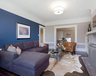 Hidden Gem. Historical Neighborhood. Modern Amenities. Views! - São Francisco - Sala de estar