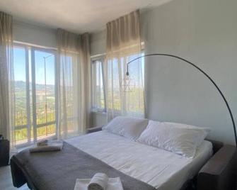 Fenocchio's House - Castiglione Falletto - Bedroom