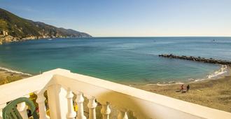 Hotel Baia - Monterosso al Mare - Schlafzimmer