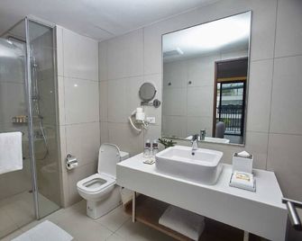 Quest Hotel Tagaytay - Tagaytay - Baño