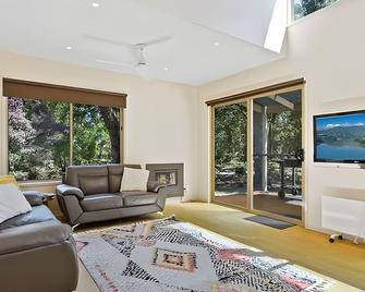 Waterfront Retreat At Wattle Point - Bairnsdale - Sala de estar
