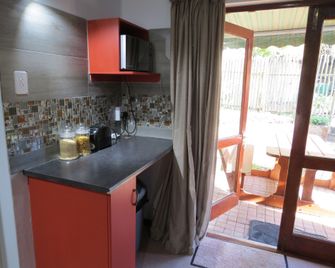 1-on-Ross - Grahamstown - Cocina