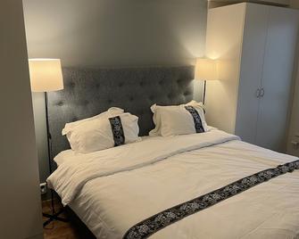 Scandpoint Apartment Lillestrom -Cosy 3 rooms flat with Parking, EV Charger 18 min from Airport - Lillestrøm - Bedroom