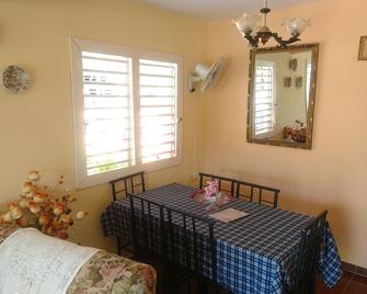 Casa Mery Echavarría Y Estelo - Viñales - Habitación