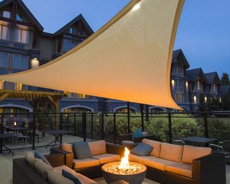 أفا ويسلر هوتل - وستلر - شرفة مرصوفة