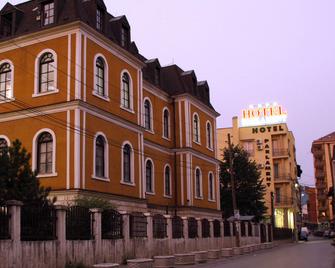 Parlament Hotel - Prishtina