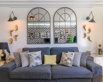 Carcavelos Beach - Oeiras - Living room