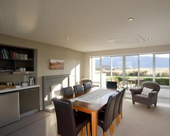 Dunluce Bed & Breakfast - Te Anau - Dining room