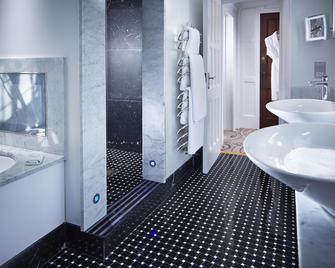 Fanhams Hall, Exclusive Collection - Ware - Bathroom