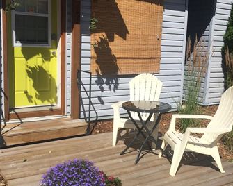 Pinewood Inn - Golden - Βεράντα