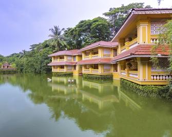 Mayfair Lagoon - Bhubaneswar - Building