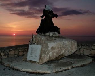 Hotel Cliché - San Lucido