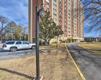 Bright Gadsden Apartment about 10 Mi to Dive Land Park - Gadsden - Building
