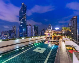 فوراما سيلوم بانكوك هوتل - بانكوك - حوض السباحة