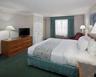 La Quinta Inn By Wyndham Omaha West - אומהה - חדר שינה