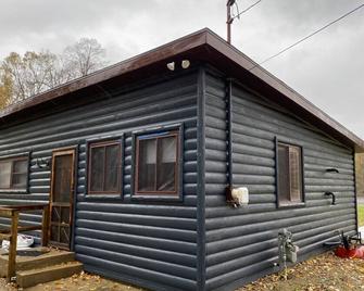 Perfect getaway! Modern, rustic cottage on the St. Joseph River. - Saint Joseph - Bâtiment