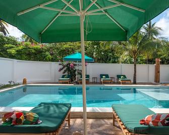 6-Bedrooms Pool Villa In Jambiani - Jambiani - Pool