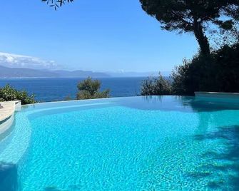 Villa with pool and wonderful views 5 minutes from the sea - Santa Margherita Ligure - Piscine