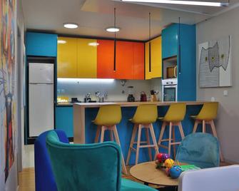 Casa Gaea Stay - Braga - Kitchen