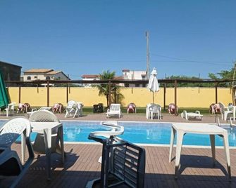 Pousada X - Saquarema - Pool