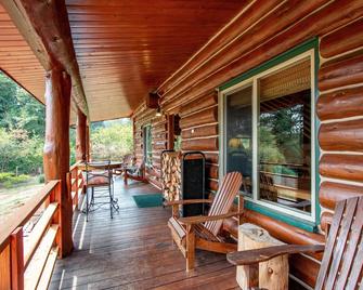 Perfect Haven in the Woods Near Stevenson - Stevenson - Balcón
