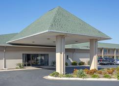 Super 8 by Wyndham Dunn - Dunn - Gebouw