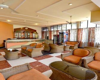 Aravalli Golf, Course - Faridabad - Lounge