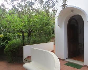 Cozy cottage surrounded by a typical Capri garden. 10 min from the Blue Grotto. - Anacapri - Lobby