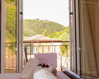 Angela - Loutra Edipsou - Balcon