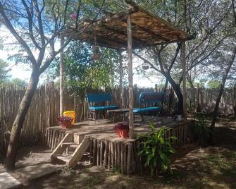 Real African Life safaris and Camps - Kalemera - Patio