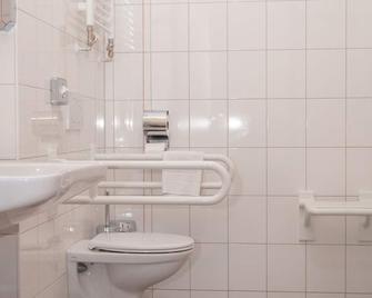a&o Aachen Hauptbahnhof - Aquisgrán - Baño