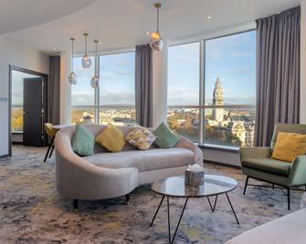 هيلتون كارديف - كارديف - غرفة معيشة