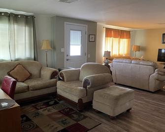 Breathtaking Mountain Views from home & deck - Oro Valley - Bedroom