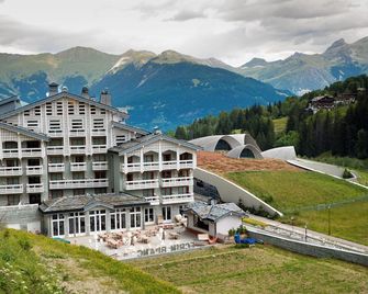 Ecrin Blanc Resort Courchevel - Aquapark - Courchevel - Edificio