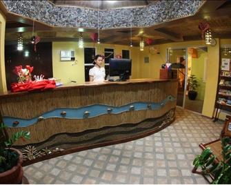 P&M Final Option Beach Resort - San Juan - Front desk