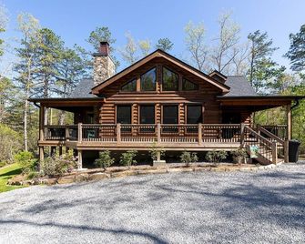 Luxurious Cabin in DuPont State Forest near trails and recreation. - Cedar Mountain - Building
