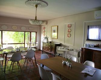 Le Must Residence - Upington - Restaurante