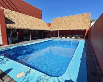 هوتل زار لا باز - لاباز - حوض السباحة