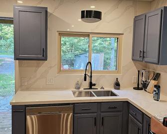 Bearfoot Bungalow - Sauble Beach - Kitchen