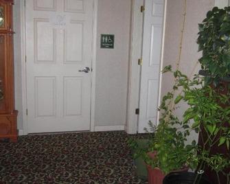 Apple Annie's Inn - Nashville - Hallway