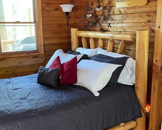 Country Charm Cabin - Hillsboro - Habitación