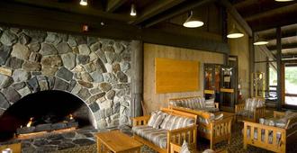 Glacier Bay Lodge - Gustavus - Lobby