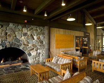 Glacier Bay Lodge - Gustavus - Lobby