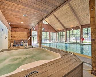 Sapphire Valley Condo with Pool and Lake Beach Access! - Sapphire - Alberca