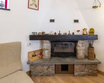 Apartment Isola di Madesimo Apartments-2 by Interhome - Madesimo - Vybavení pokoje